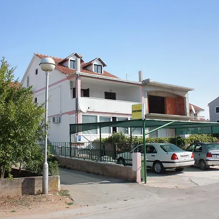 Apartment Studio Stari Grad 5697a *
